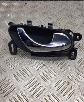 Nissan Qashqai Rear door interior handle trim 1234567890 806704EA0 06642226