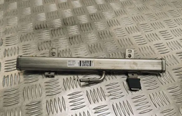 Jeep Cherokee Fuel main line pipe 04627120AC 2685Z3141