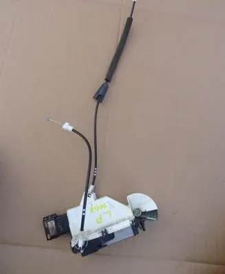 Peugeot 3008 I Front door lock PSA825158