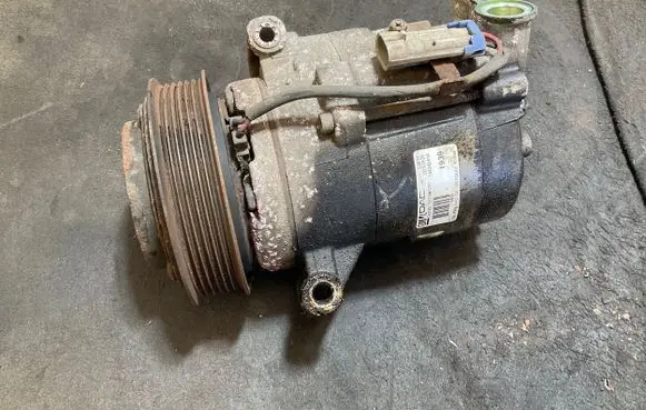 Opel Insignia A Air conditioning (A/C) compressor (pump) 22751939 144240414 557805030