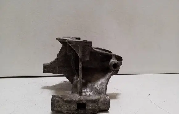Volkswagen Transporter - Caravelle T5 Engine mounting bracket 070199343B