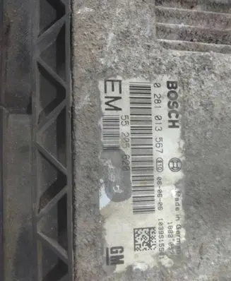 Opel Zafira B Engine control unit/module 55205620 0281013567 1039S15511