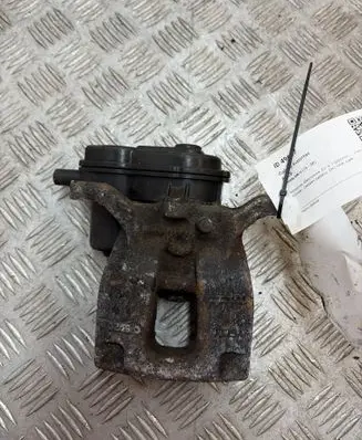 Honda HR-V Rear brake caliper 32353351