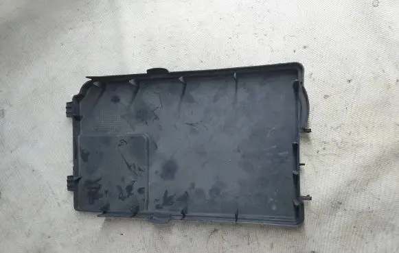 Volkswagen Touran I Battery box tray cover/lid 1K0915443