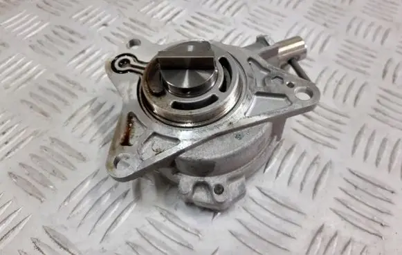 Suzuki Swift III Vacuum pump