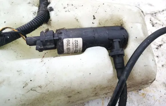 Saab 9-5 Headlight washer pump 90508709
