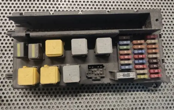 Volkswagen Crafter Fuse module 9065450101