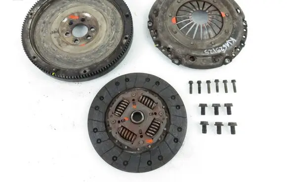 Skoda Fabia Mk1 (6Y) Flywheel 323056710 037105273C