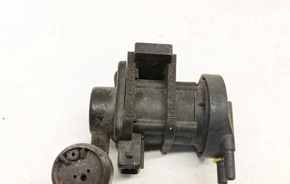 Saab 9-5 Turbo solenoid valve 09128022