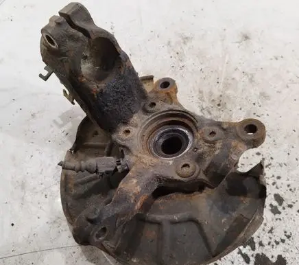 Volkswagen Touran I Front wheel hub spindle knuckle