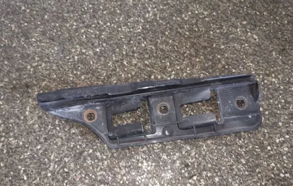 Volkswagen Golf V Front bumper mounting bracket 1K0807184