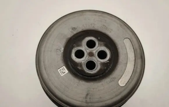 Mercedes-Benz C W205 Crankshaft pulley A6510351712