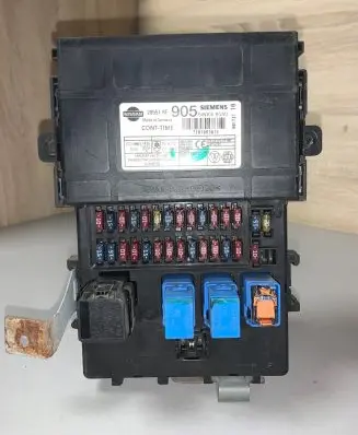 Nissan Primera Fuse box set 285519F 5WK48540 7101963975
