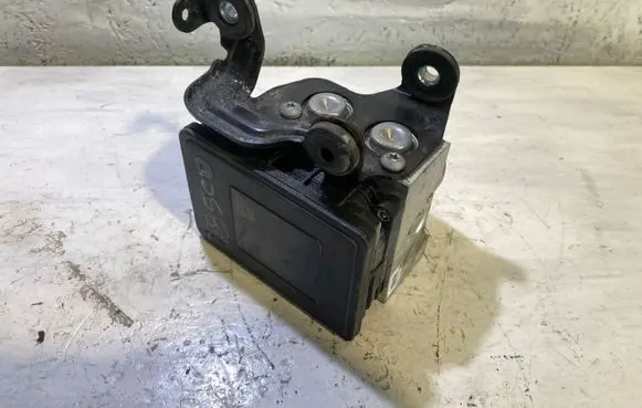 Ford Fusion II ABS Pump DG9C2C219AH 591552683 28515195083