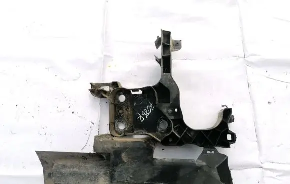 Renault Megane II Front bumper mounting bracket 8200137496 43195