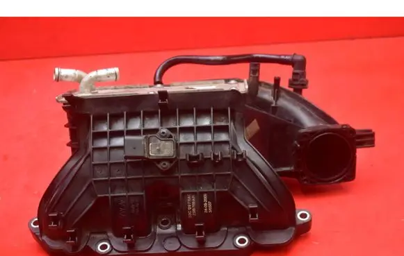 Volkswagen Golf V Intake manifold 03C129711A