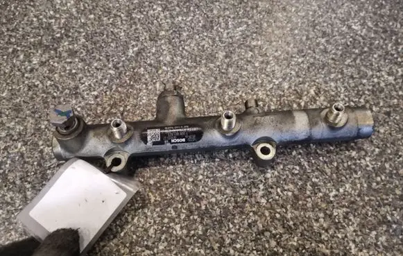 Fuel main line pipe
