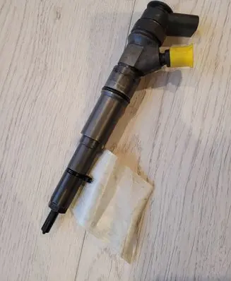 BMW 5 E60 E61 Fuel injector 044511029