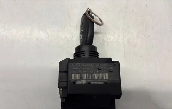 Mercedes-Benz C W203 Ignition lock 2095450508
