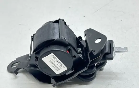 Middle seatbelt (rear)