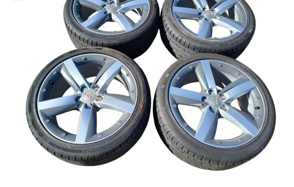 Audi A1 R17 alloy rim 8X0601025BA