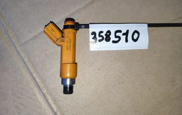 Lexus HS Fuel injector 2325028060