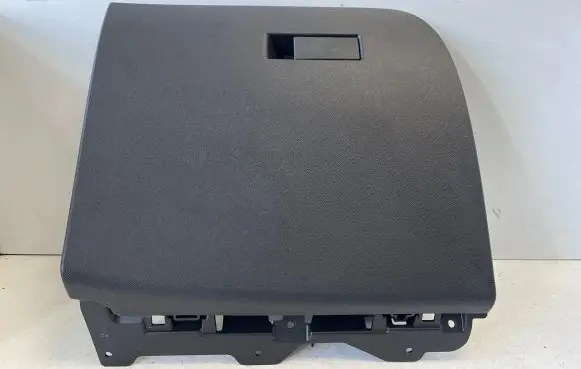 Glove box