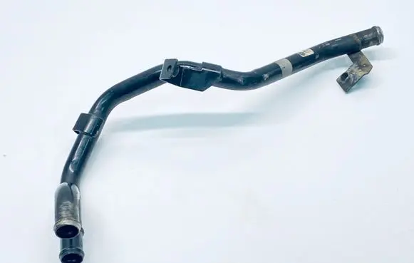 Volkswagen Touareg II Engine coolant pipe/hose 7P0121065G