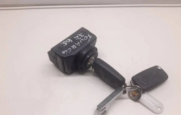 Volkswagen Touareg I Ignition lock 3D0905865C 33300101 934192074320