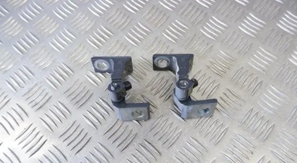 Volkswagen Tiguan Front door hinge set 8X0831404E 8X4833406A