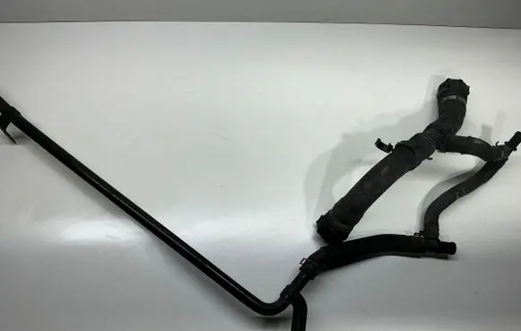Audi Q7 4L Engine coolant pipe/hose 7L8121051F