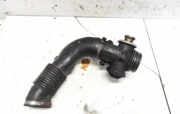 Intake resonator