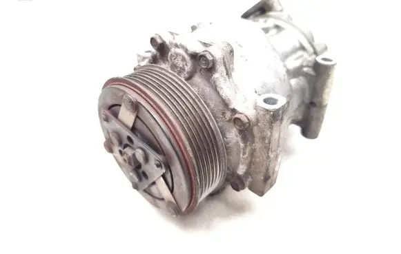 Volvo C30 Air conditioning (A/C) compressor (pump) 31348245