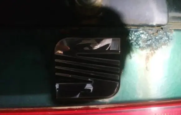 Seat Alhambra (Mk1) Manufacturer badge logo/emblem 