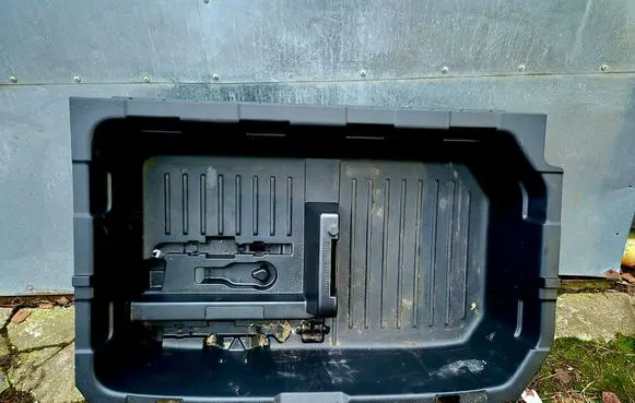 Nissan Juke I F15 Trunk bottom trim panel 849A71KE0B