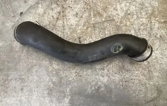 Mercedes-Benz E W211 Coolant pipe/hose A2115011082