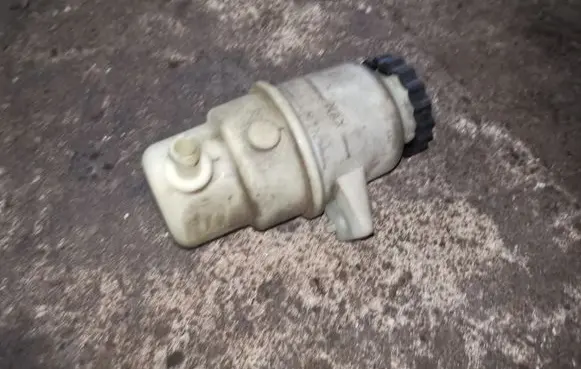Dodge Durango III Power steering fluid tank/reservoir
