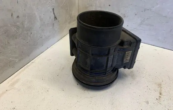 Mazda 626 Mass air flow meter E5T51072
