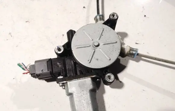 Honda FR-V Front door window regulator motor