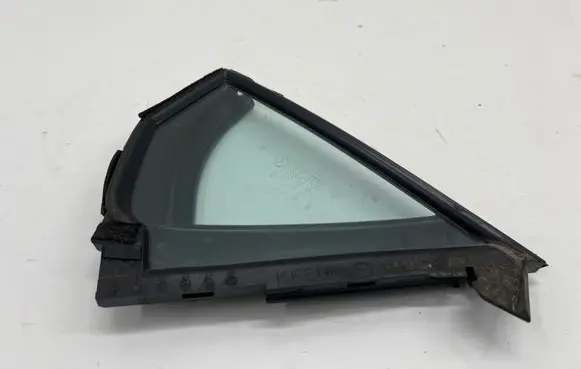 Mazda 3 Rear vent window glass K6805 BDMT72651