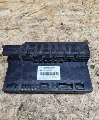 Mercedes-Benz E W211 Fuse module 2115459301 5DK00804729