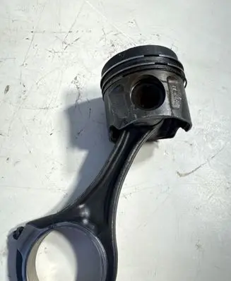 Mercedes-Benz ML W164 Piston with connecting rod 8340F
