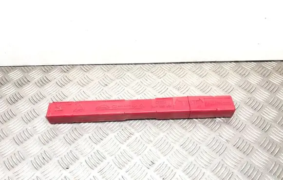 Audi A3 S3 8P Emergency warning sign 8H0860251 E1327R030017