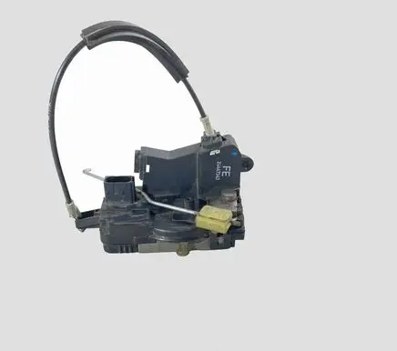 Opel Vectra C Front door lock 24447343