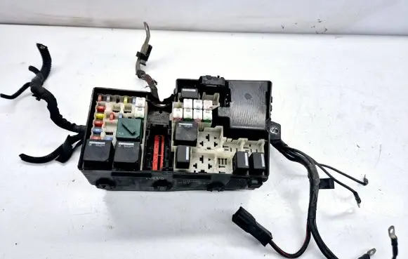 Volvo V50 Fuse box set 8688040 518818000