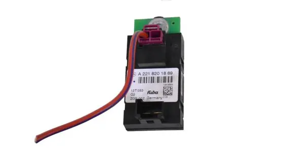 Mercedes-Benz S W221 Aerial antenna amplifier A2218201889