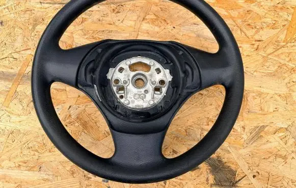 BMW 1 E81 E87 Steering wheel 6763076