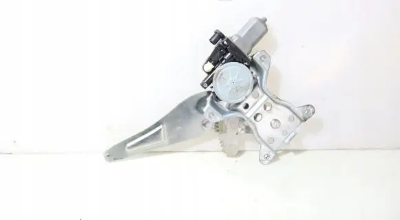 Suzuki SX4 S-Cross Rear window lifting mechanism without motor