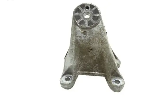 Volkswagen Touareg II Engine mounting bracket 7L6199307