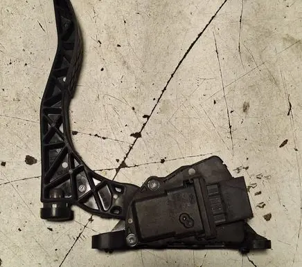 Audi A6 S6 C6 4F Accelerator throttle pedal 4F1723523A 213026 6PV00898404